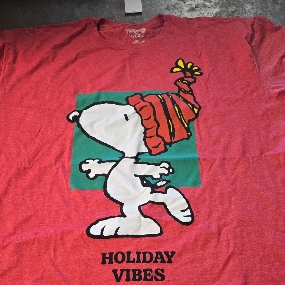 Peanuts Red Holiday Vibes Tee